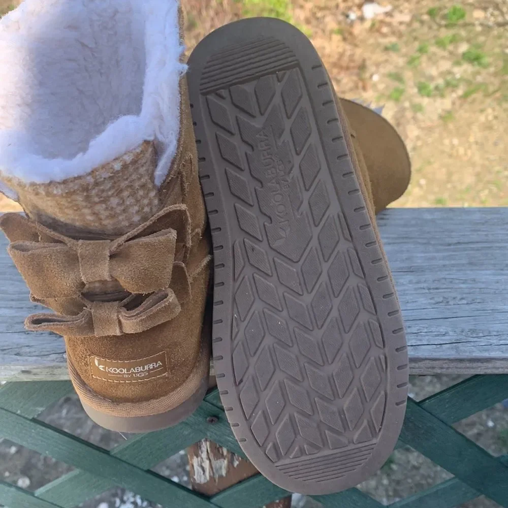 Koolaburra Attie Sheepskin Boots Faux Fur Lined Sz 4Y